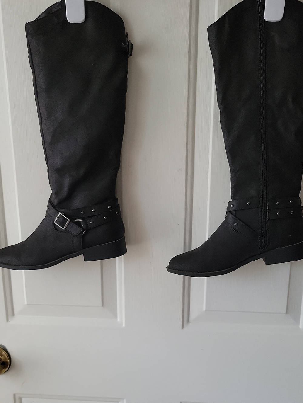 Source Unknown Black Mid-Calf Studded Buckle Boots